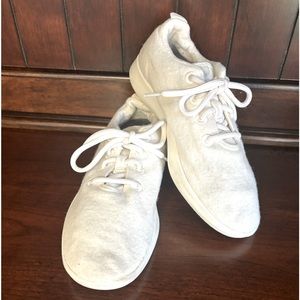 Allbirds Wool Runners for women. Size 9. White.